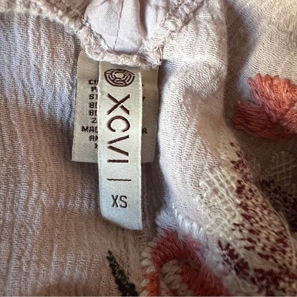 XCVI Embroidered Tank Top Womens XS Beige Floral Gauze Linen Blend High Low Hem - Picture 4 of 6